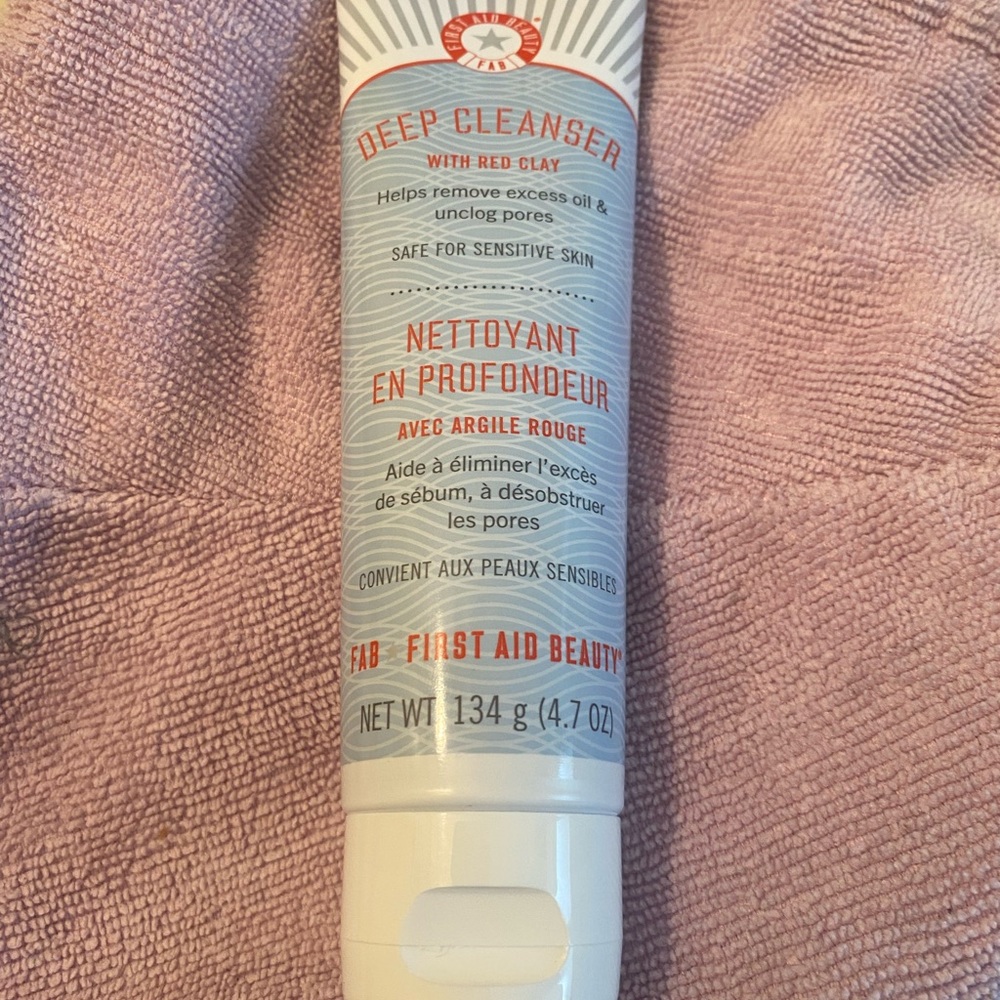First Aid Beauty Deep Cleanser With Red Clay 134g